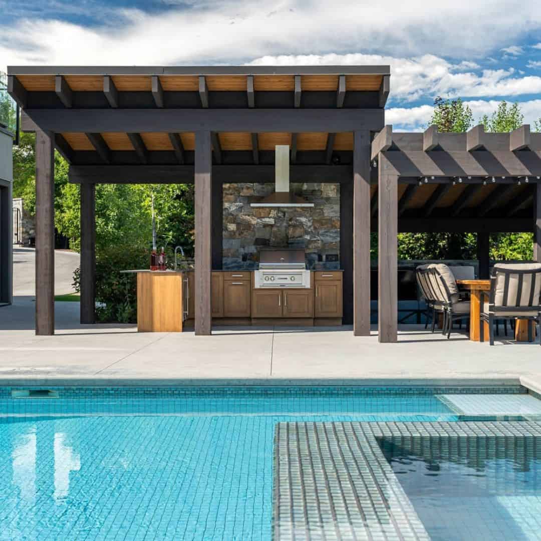 inside-out-kitchens-outdoor-living-kitchen-and-bath-okanagan-build-magazine-1