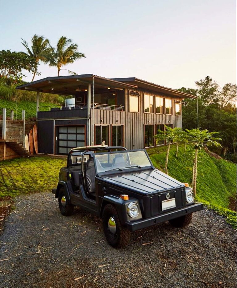 Luxurious off-grid living in Hawaii.